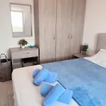 Blue House * Nea Kallikrateia