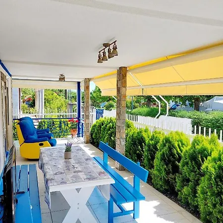 Apartment Blue House Nea Kallikrateia