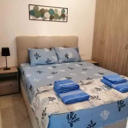 Blue House Apartment *