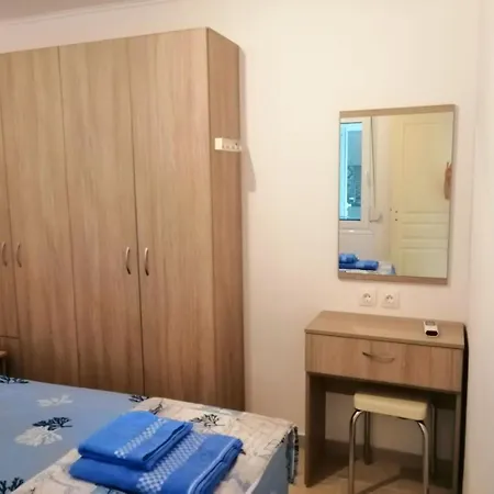Blue House Apartment Nea Kallikrateia