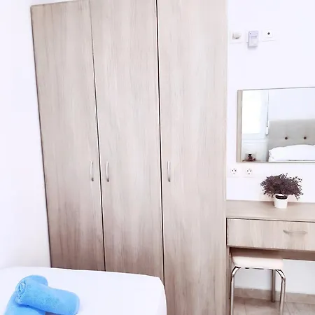 Blue House Apartment *