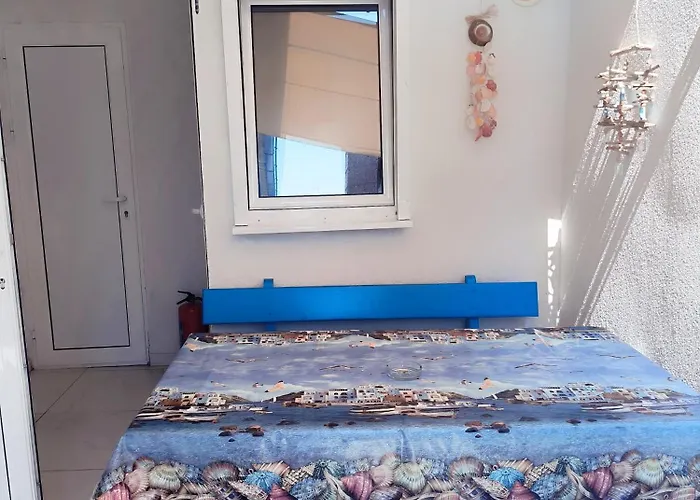 Blue House * Nea Kallikrateia